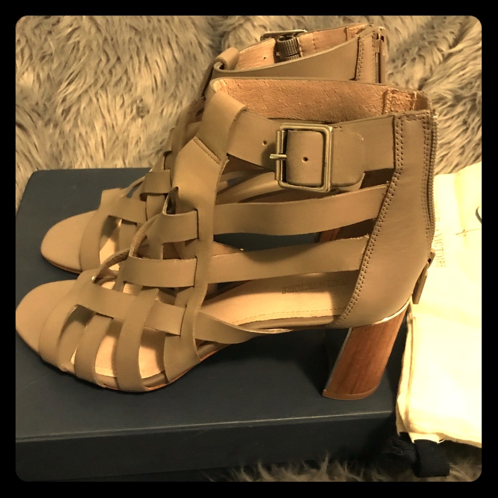 Pour La Victoire Sandals